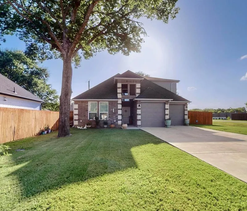 1901 Avenue E, Grand Prairie TX 75051