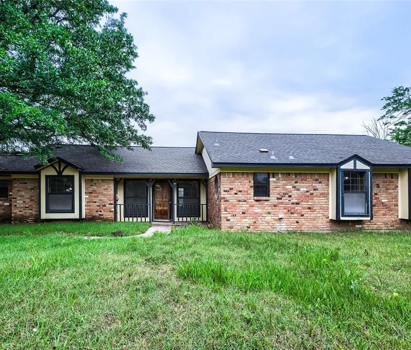 8251 Slippery Creek Court, Red Oak TX 75154