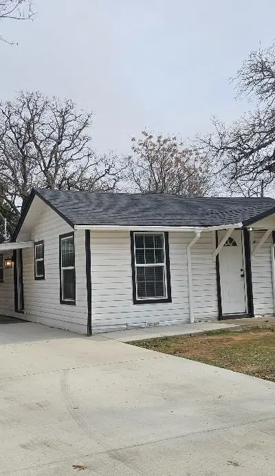 207 Pine Street, Keene TX 76059