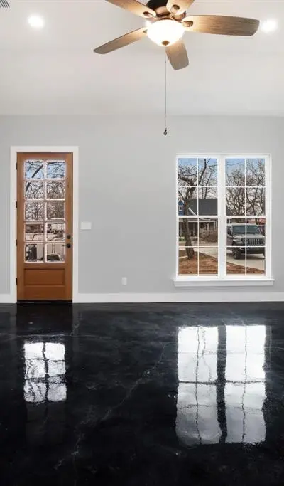 535 E Fairview St, Blossom TX 75416 - Photo 5