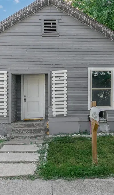4621 Owenwood Avenue, Dallas TX 75223