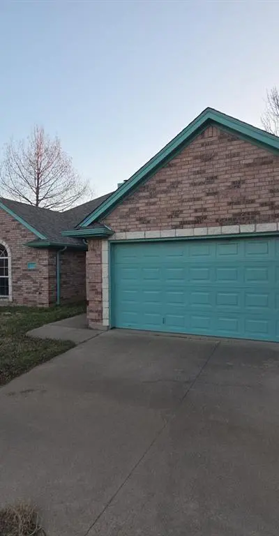 802 Justin Court, Keene TX 76059