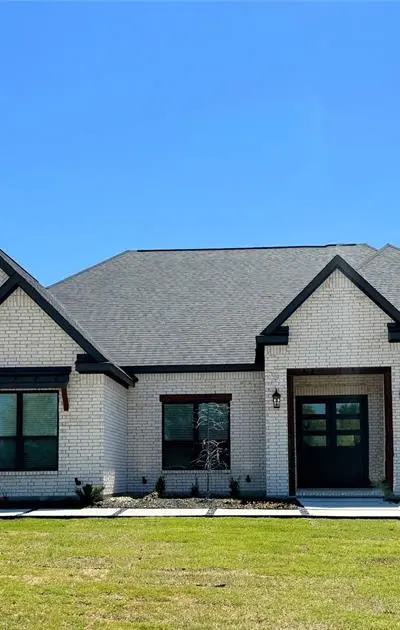 132 Willow Oak Drive, Krugerville TX 76227