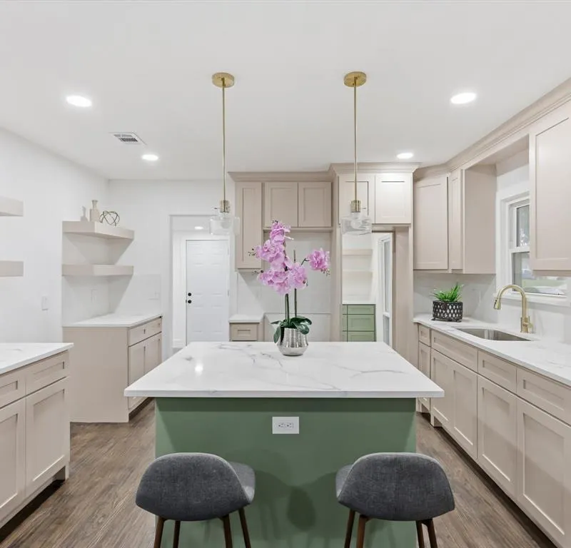 6624 Reeves Street, Richland Hills TX 76118