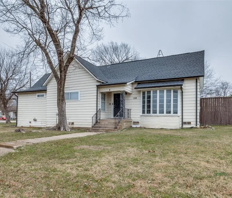 108 N Baker Street, Ferris TX 75125