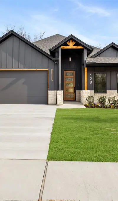 128 Cottonwood Street, Fort Worth TX 76111