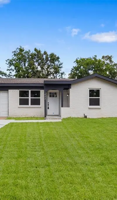422 Sparks Street, Grand Prairie TX 75051