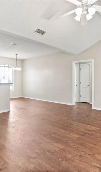 904 Roseanne Drive, Commerce TX 75428 - Photo 3