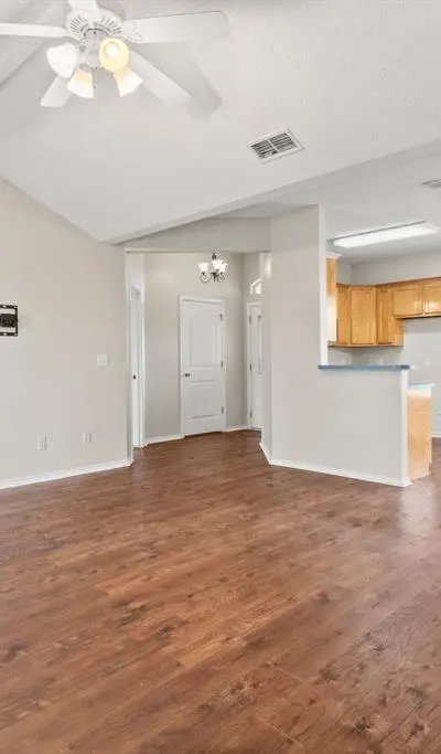 904 Roseanne Drive, Commerce TX 75428 - Photo 4