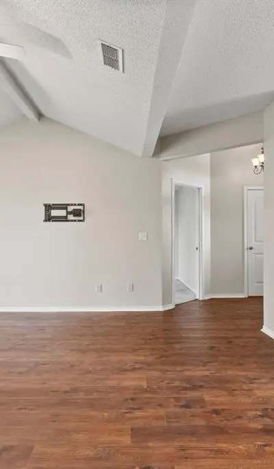 904 Roseanne Drive, Commerce TX 75428 - Photo 5