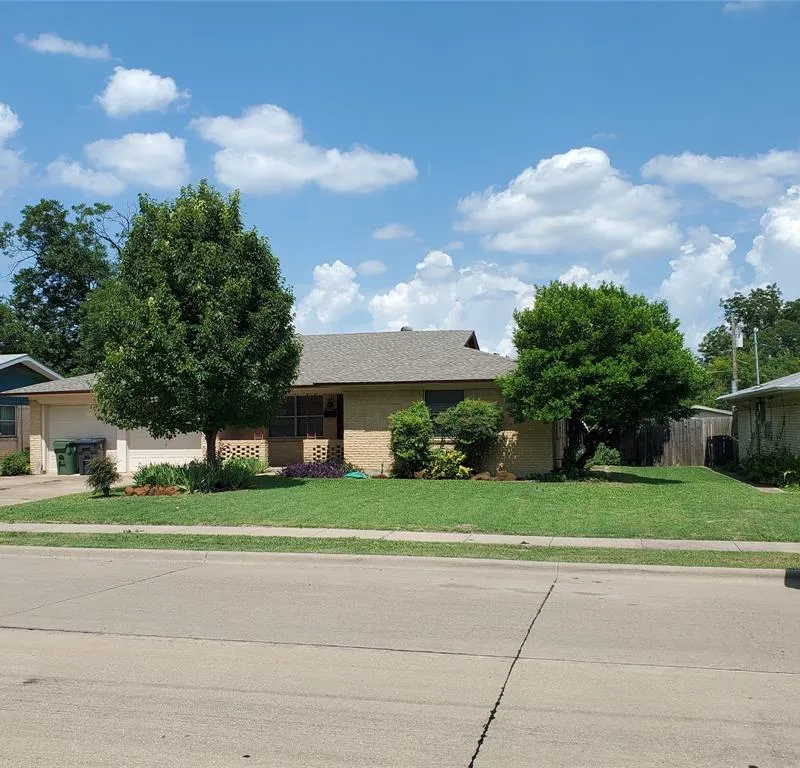 503 Harriett Street, Arlington TX 76010