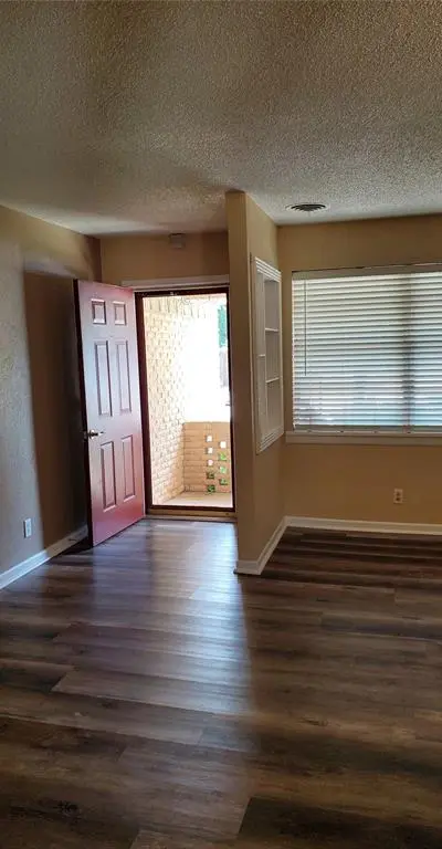 503 Harriett Street, Arlington TX 76010 - Photo 2