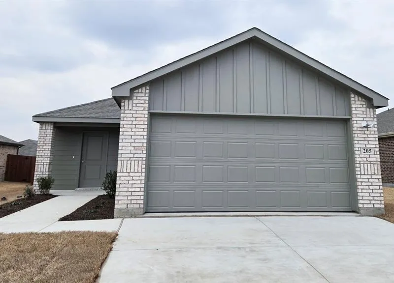 205 Choctaw Drive, Leonard TX 75452