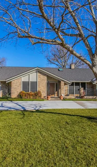1112 Spring Lake Drive, Duncanville TX 75137