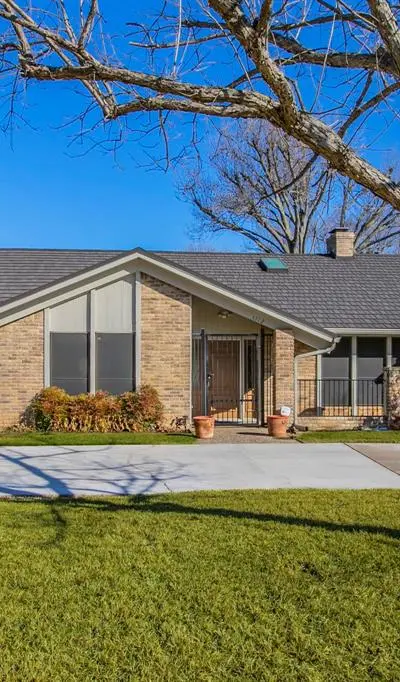 1112 Spring Lake Drive, Duncanville TX 75137 - Photo 2