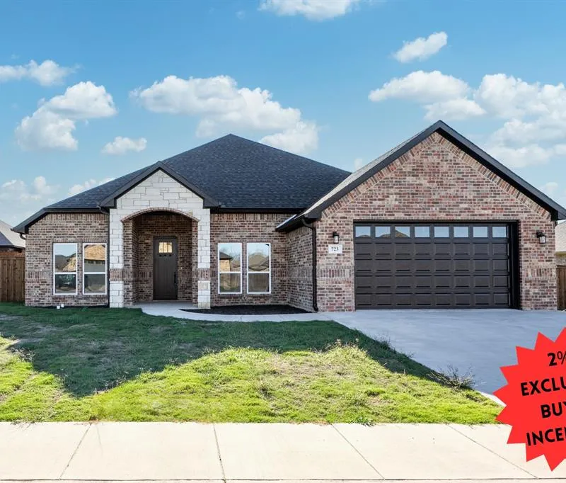 723 Cobblestone Circle, Mabank TX 75147