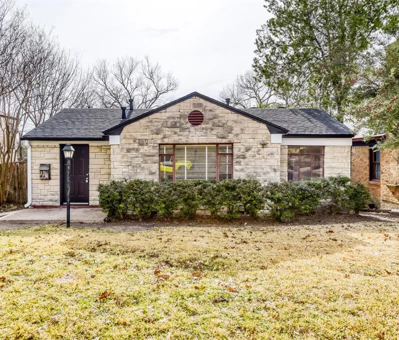 6918 Vivian Avenue, Dallas TX 75223