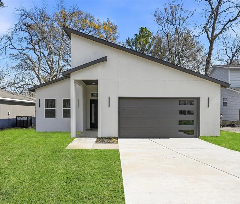 2228 Echo Lake Drive, Dallas TX 75253