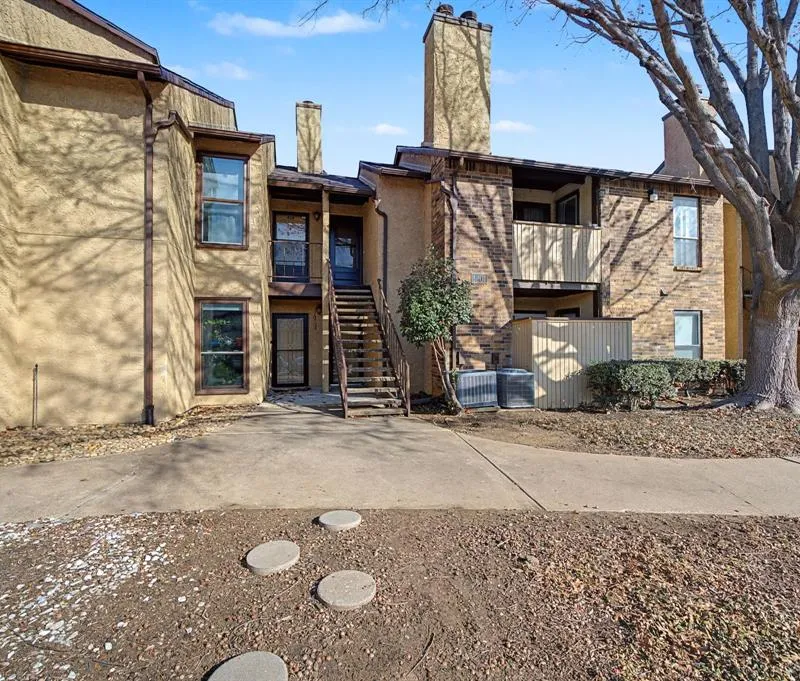 1201 Harwell Drive # 222, Arlington TX 76011