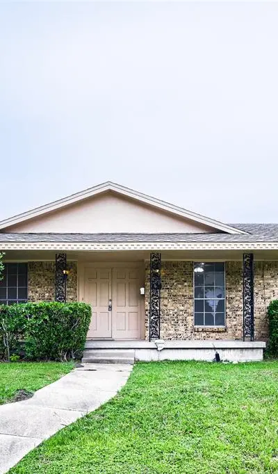 829 Poinsettia Drive, Lancaster TX 75146