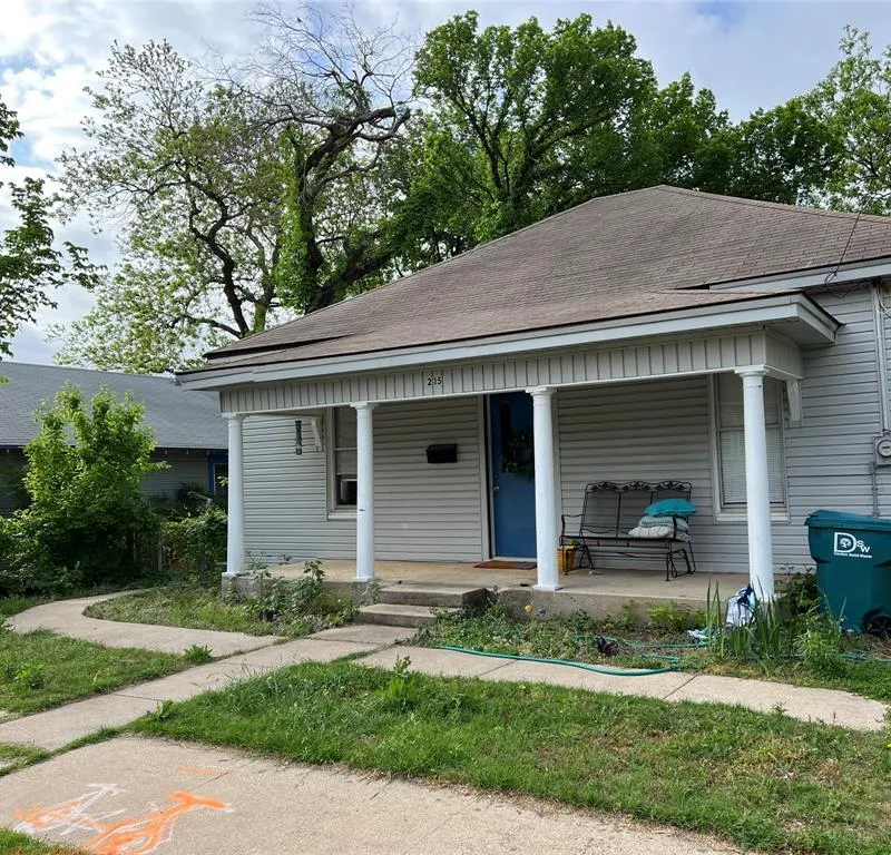 215 Maple Street, Denton TX 76201