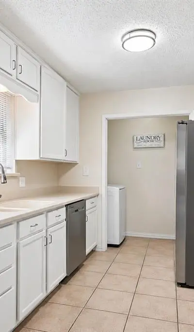 2106 Avalon Lane, Arlington TX 76014 - Photo 5