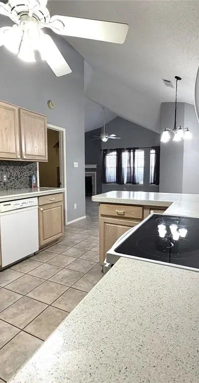 1415 Kynette Drive, Euless TX 76040 - Photo 5
