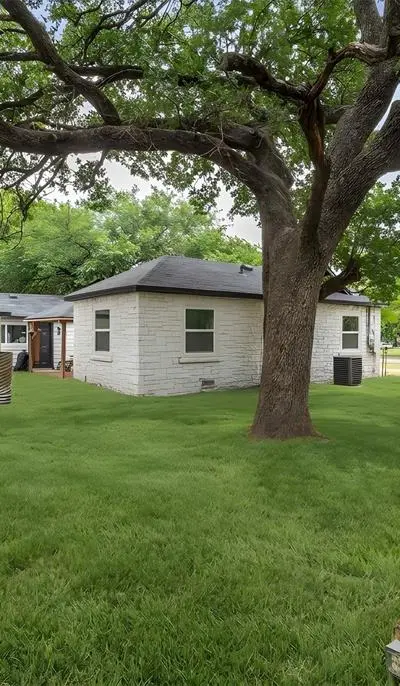1802 Ederville Road S, Fort Worth TX 76103 - Photo 5