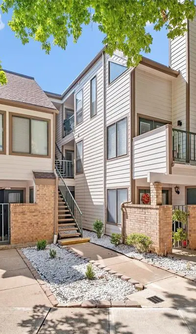 2310 Bamboo Drive # J207, Arlington TX 76006