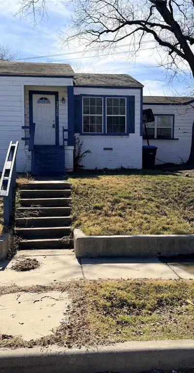2700 Bideker Avenue, Fort Worth TX 76105