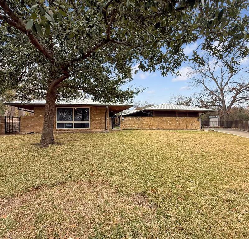 921 9th Street, Grand Prairie TX 75050
