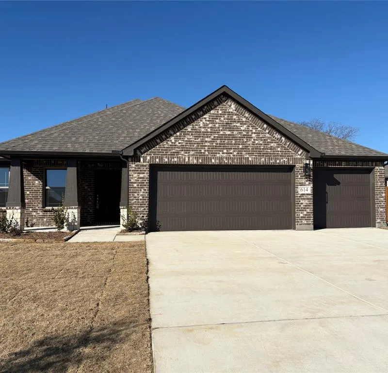 614 Kyle Drive, Tioga TX 76271