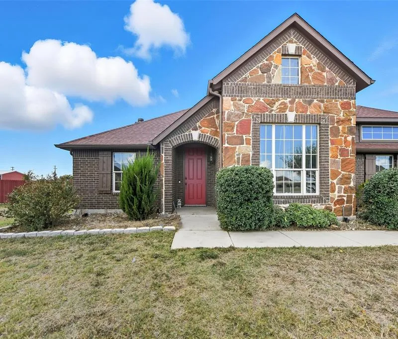 325 Montana Court, New Fairview TX 76078