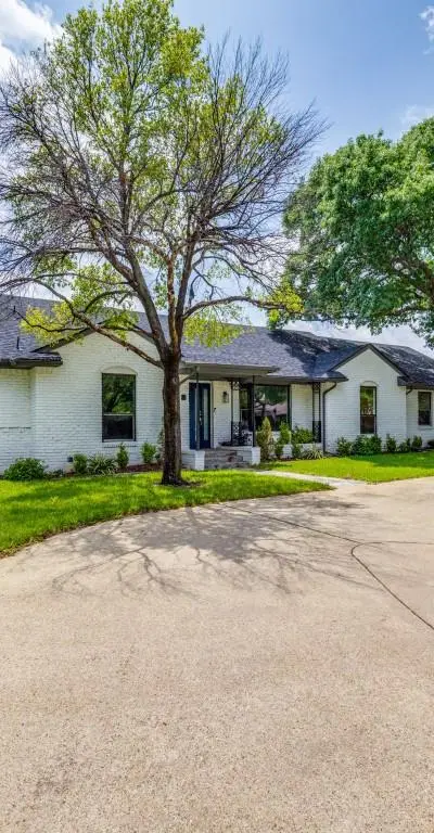 4326 Mendenhall Drive, Dallas TX 75244 - Photo 2