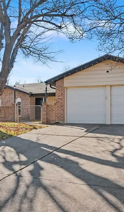 2002 Cottie Lane, Arlington TX 76010 - Photo 4