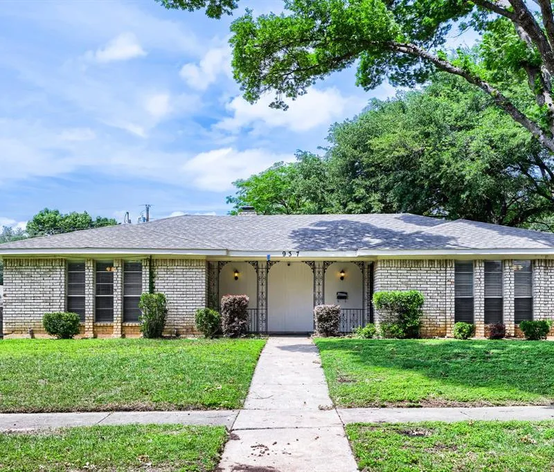 937 Birchwood Drive, Lancaster TX 75146