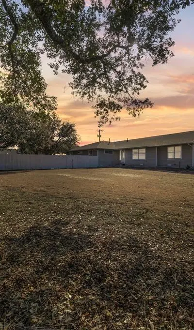 1306 Carr Street, Hillsboro TX 76645