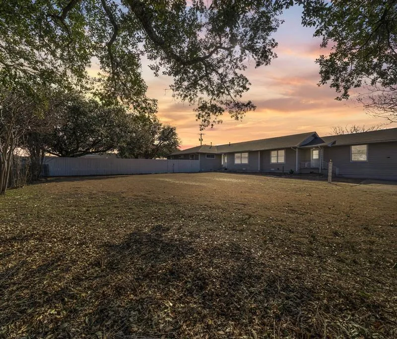 1306 Carr Street, Hillsboro TX 76645