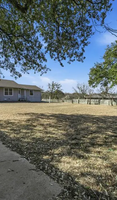 1306 Carr Street, Hillsboro TX 76645 - Photo 4
