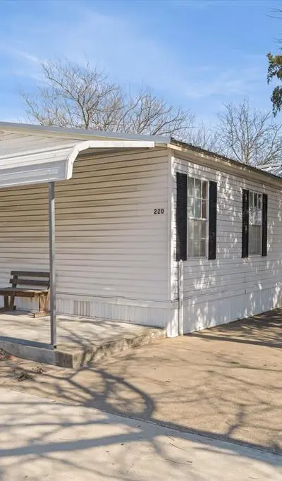 220 N Houston Street, Edgewood TX 75117