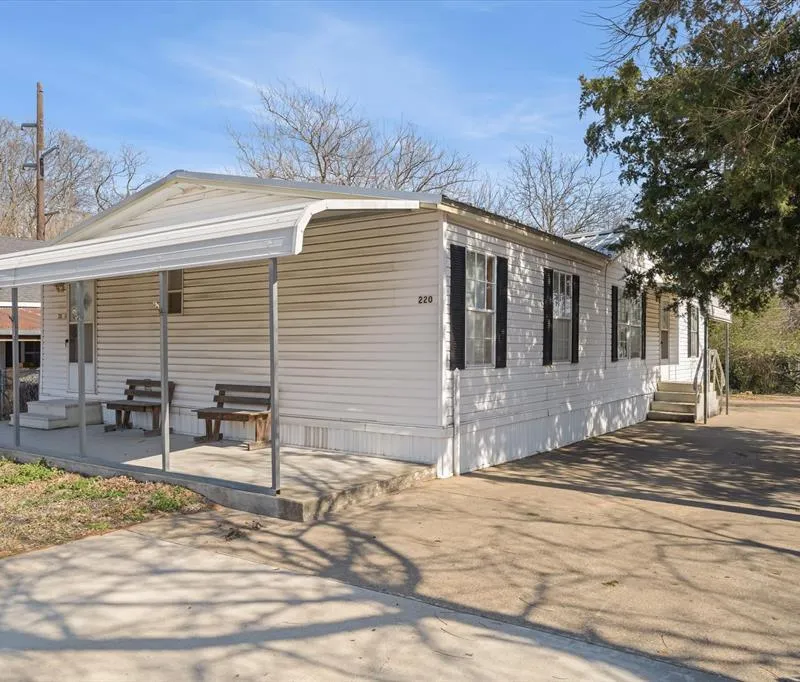 220 N Houston Street, Edgewood TX 75117