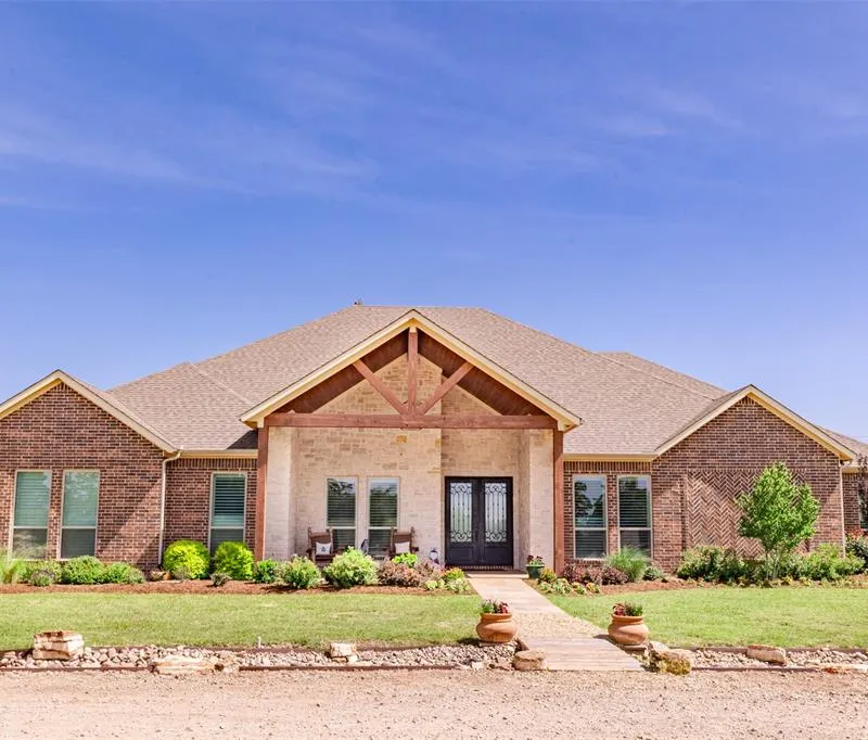 1466 County Road 1270, Alvord TX 76225
