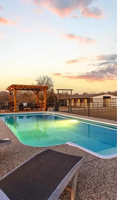 3954 County Road 1141, Leonard TX 75452