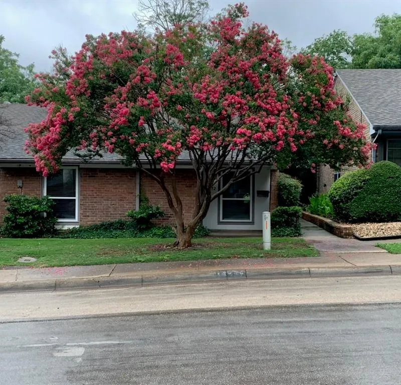 13652 Flagstone Lane, Dallas TX 75240