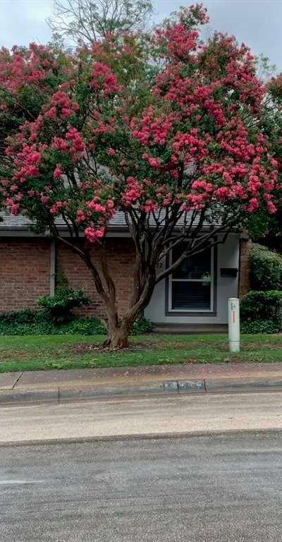 13652 Flagstone Lane, Dallas TX 75240