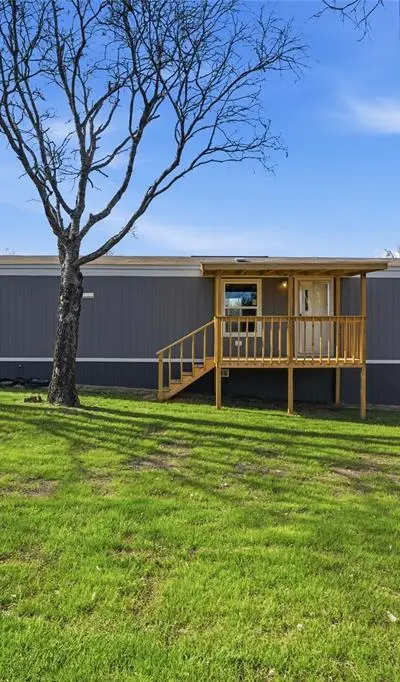 618 E 6th Street # A, Blum TX 76627