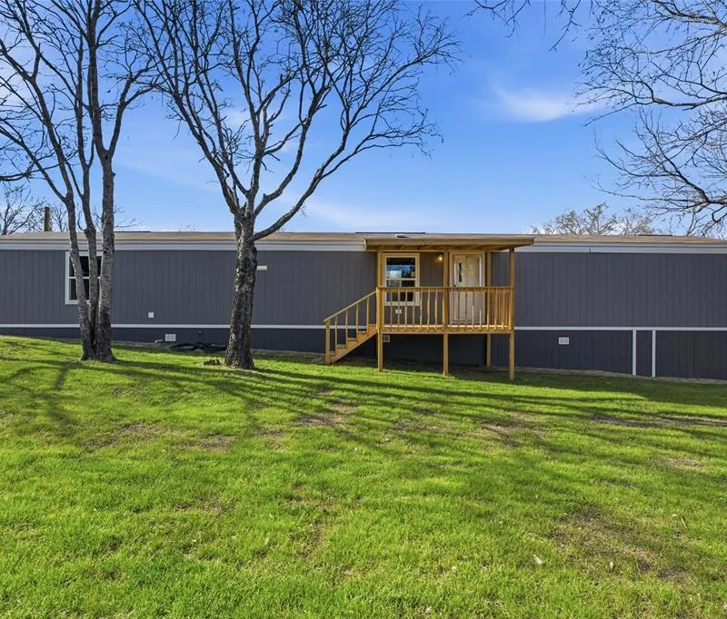 618 E 6th Street # A, Blum TX 76627