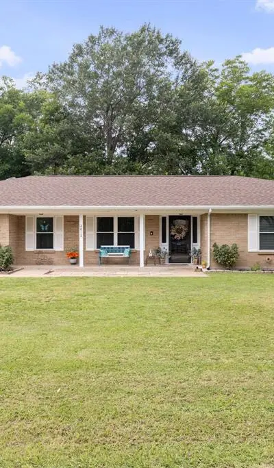 2812 Mccarley Drive, Commerce TX 75428