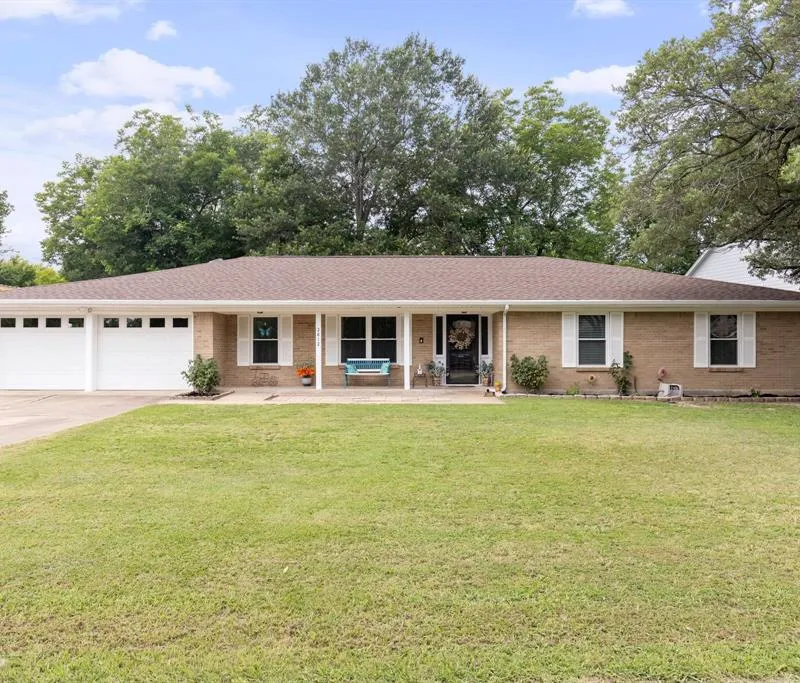 2812 Mccarley Drive, Commerce TX 75428