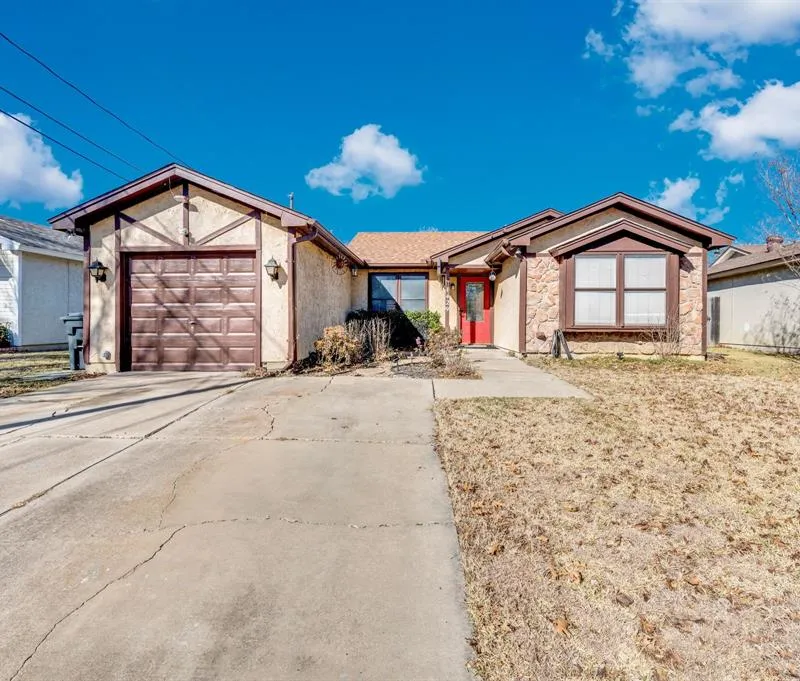 1429 Spring Willow Drive, Arlington TX 76018